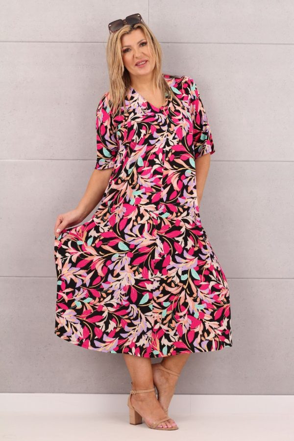 Zwiewna sukienka oversize w liście czarno-różowa
