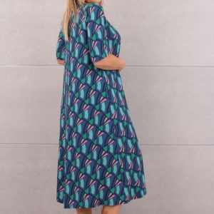zwiewna-sukienka oversize-we-wzory (1)
