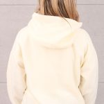 bluza-damska-z-kapturem-wzor-serce-lapka-biala (3)