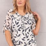 Bluzka damska z żabotem biała w liście
