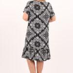 czarna-sukienka-z-ornamentem-i-falbaną (3)