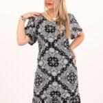 czarna-sukienka-z-ornamentem-i-falbaną (6)