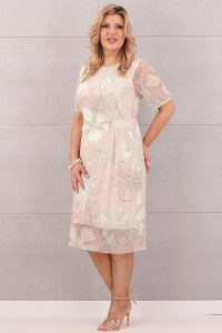 Elegancka sukienka ołówkowa z siatki beżowa