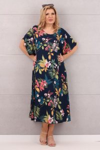 Granatowa sukienka w duże kwiaty