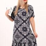 granatowa-sukienka-z-ornamentem-i-falbaną (8)