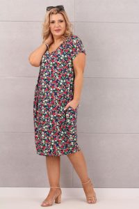 Letnia sukienka z wycięciem na plecach w kwiaty