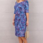 Niebiesko-różowa sukienka ściągana w pasie rozeta