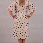 bezowa-sukienka-w-groszki (1)