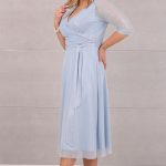 blekitna-sukienka-z-kopertowym-dekoltem (1)