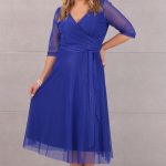 Chabrowa sukienka z kopertowym dekoltem