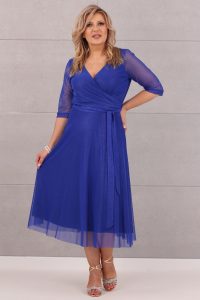 Chabrowa sukienka z kopertowym dekoltem