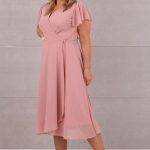 rozkloszowana-sukienka-midi-wiazana-pudrowa (4)