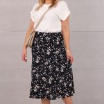 Spódnica za kolano trapezowa granatowa