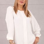 biała bluzka z plisą
