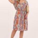 Pomarańczowa sukienka w turecki wzór ze sznurkiem w talii