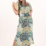 Sukienka z rozcięciami po bokach w rozety