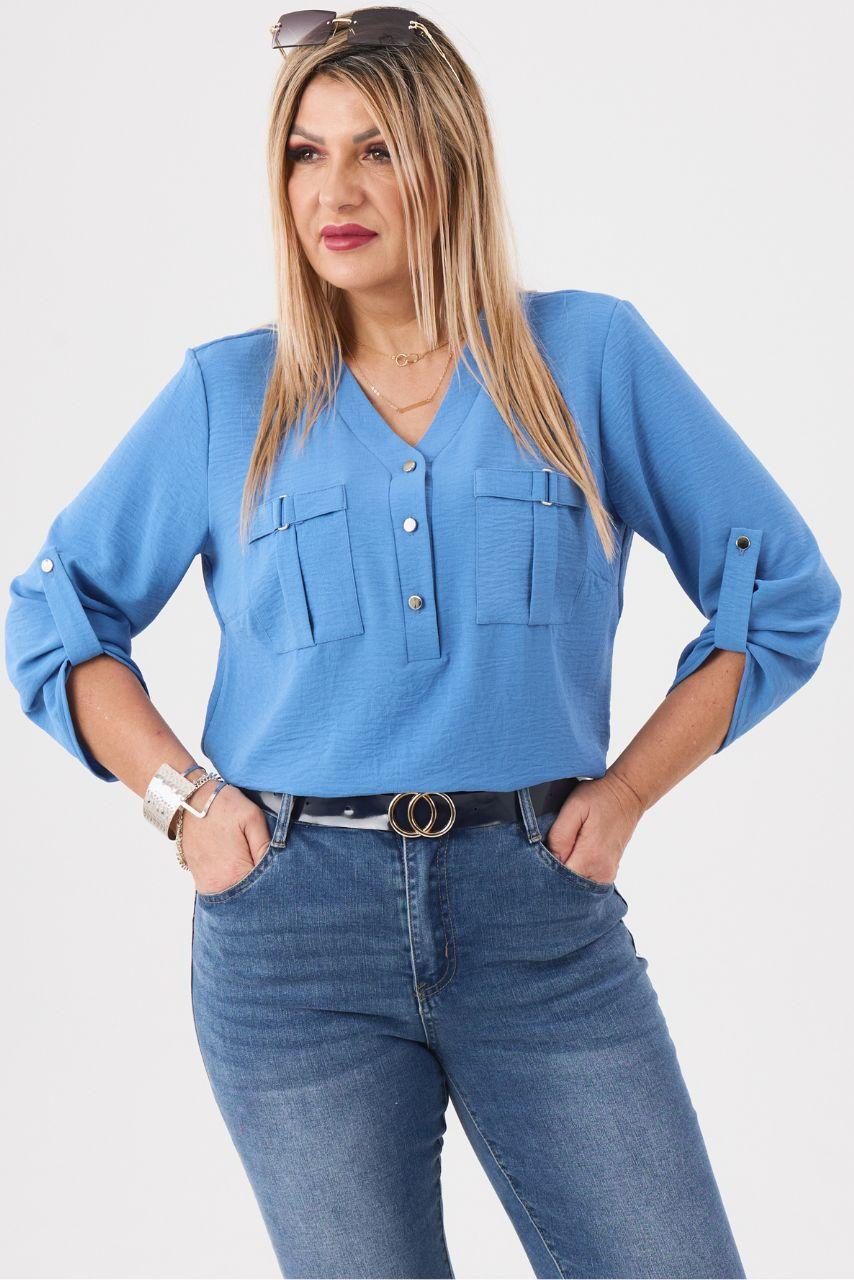 Niebieska bluzka plus size z dekoltem dla puszystych kobiet, rozmiary 40–50