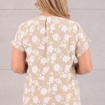 elegancka-bezowa-bluzka-w-kwiaty (5)