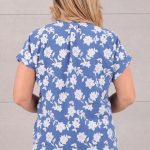 elegancka-niebieska-bluzka-w-kwiaty (5)