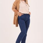 Ciemne jeansy z wysokim stanem na gumce