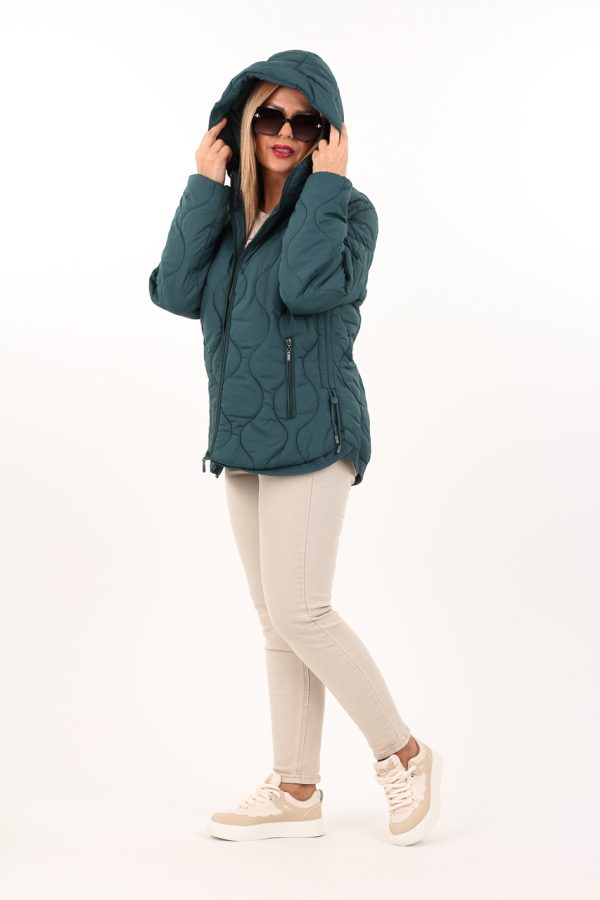 Pikowana kurtka ze ściągaczami morska