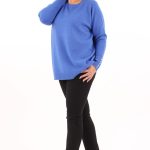 niebieski-sweter-z-dzetami (5)