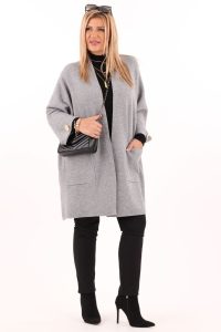 Szary kardigan ze złotymi guzikami i rękawem 3/4