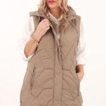 bezrekawnik-damski-dlugi-z-kapturem-bezowy (2)