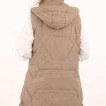 bezrekawnik-damski-dlugi-z-kapturem-bezowy (4)