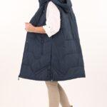 bezrekawnik-damski-dlugi-z-kapturem-granatowy (1)