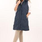 bezrekawnik-damski-dlugi-z-kapturem-granatowy (2)
