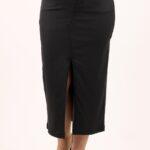 czarna-skorzana-spodnica-z-rozcieciem (4)