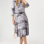 sukienka-rozkloszowana-plus-size-szara-we-wzory-z-paskiem (10)