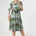 sukienka-rozkloszowana-plus-size-zielona-we-wzory-z-paskiem (4)