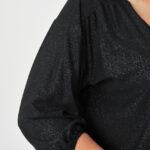 czarna-błyszcząca-sukienka-z-rozcięciem (1)