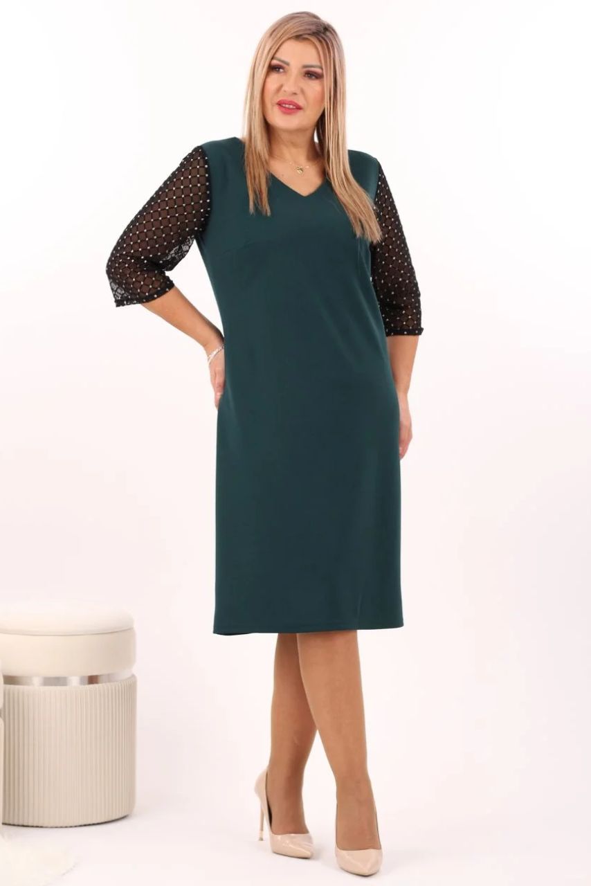 Zielona sukienka z ozdobnym rękawem