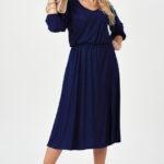 Granatowa brokatowa sukienka plus size długa z rozcięciem 44–52