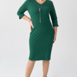 Sukienka-z-dekoltem-PLUS-SIZE-butelkowa-zieleń (2)