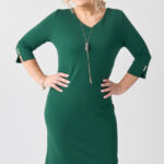 Sukienka-z-dekoltem-PLUS-SIZE-butelkowa-zieleń (3)