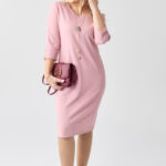 Sukienka-z-dekoltem-PLUS-SIZE-pudrowy-róż (1)