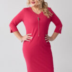 Sukienka-z-dekoltem-PLUS-SIZE-różowa (3)
