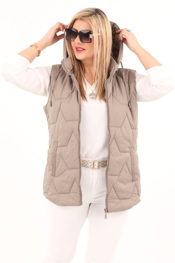 Bezrękawnik pikowany z kapturem beżowy plus size