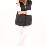 bezrekawnik-pikowany-z-kapturem-czarny (9)