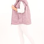 bezrekawnik-pikowany-z-kapturem-rozowy (3)