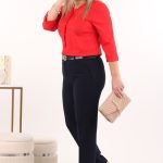 bluzka-z-falbanka-przy-dekolcie-czerwona (3)