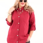 Bordowa koszula z łańcuszkiem