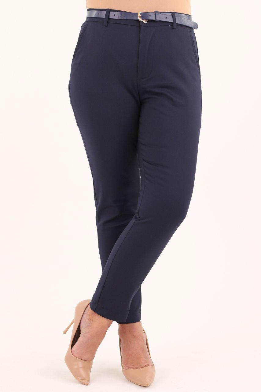 Granatowe spodnie eleganckie z wysokim stanem i paskiem