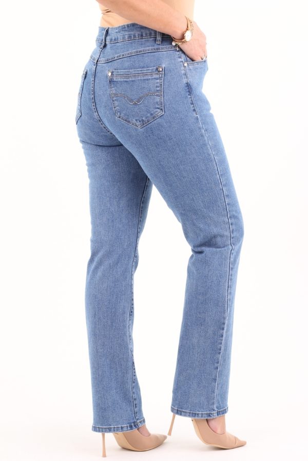 Jeansy z szerokimi nogawkami i wysokim stanem