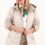 Przejściowa pikowana kurtka perłowa z beżową podszewką