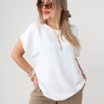 Biała gładka bluzka plus size z krótkim rękawem